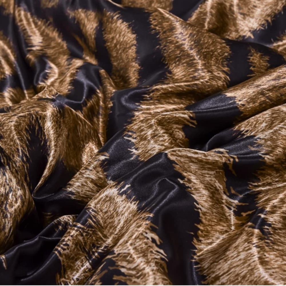 Tiger Print Silky Comforter Sets Queen Animal Stripes Bedding Sets 3 Pieces - Picture 7 of 7